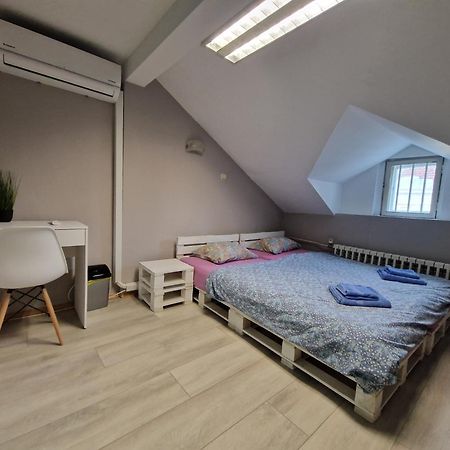 Lambo'S Corner Varna - Guest Rooms Exteriör bild