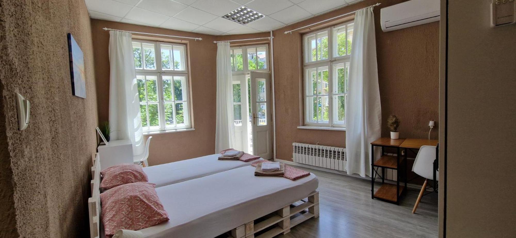 Lambo'S Corner Varna - Guest Rooms Exteriör bild